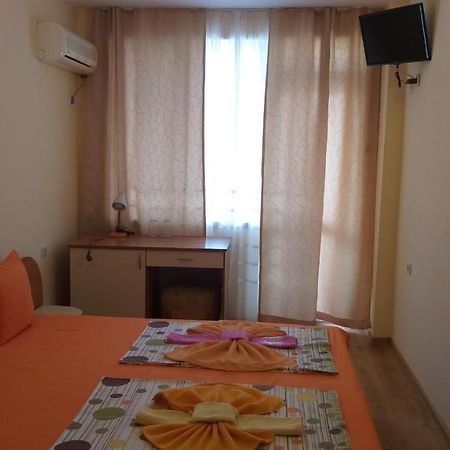 Ivanovi Guest House Primorsko Luaran gambar