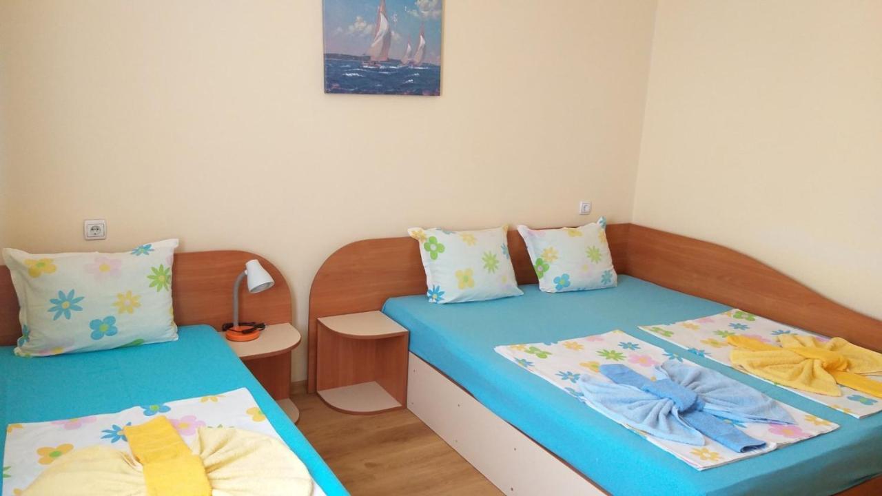 Ivanovi Guest House Primorsko Luaran gambar