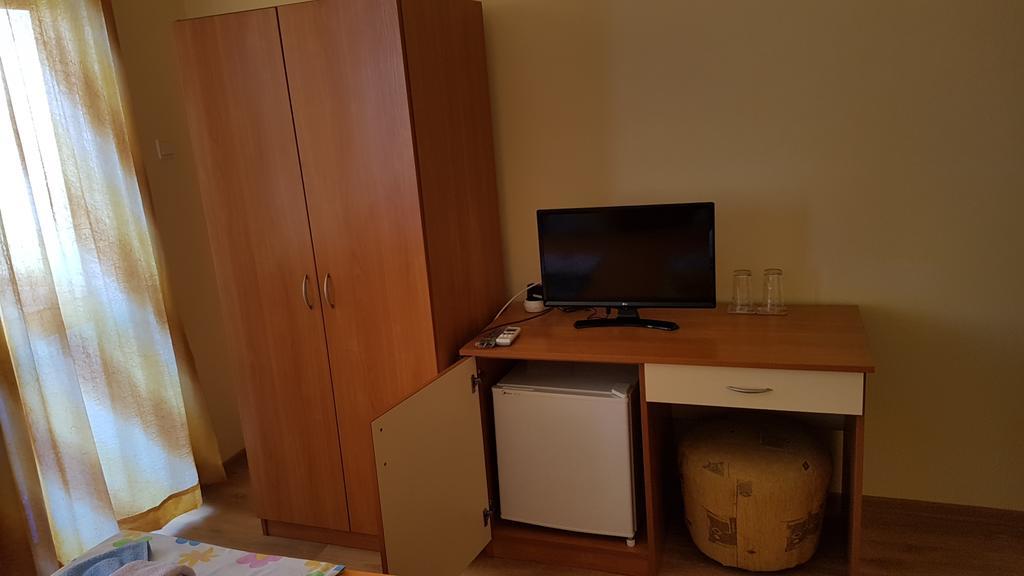 Ivanovi Guest House Primorsko Luaran gambar